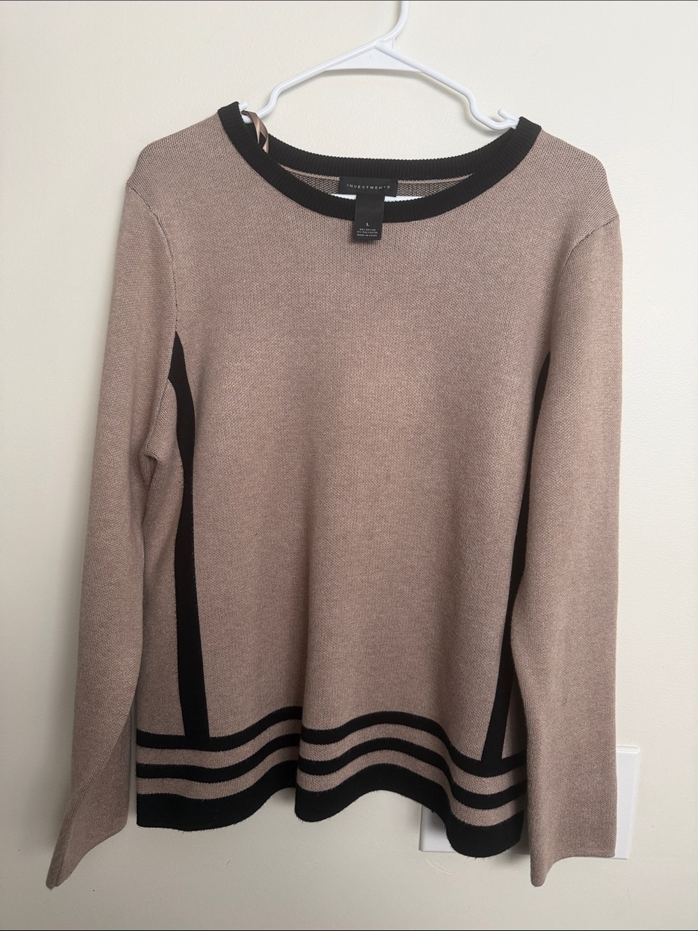 INVESTMENTS Taupe and Black Ribbed Crew Sweater